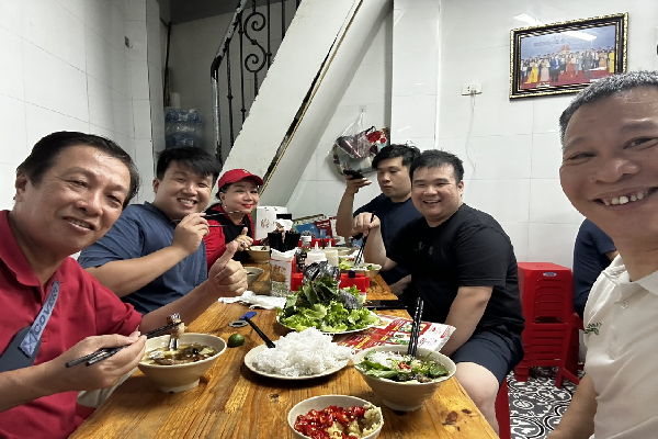 Discover the Vibrant Flavors of Hanoi's Street Food Scene - photo 7
